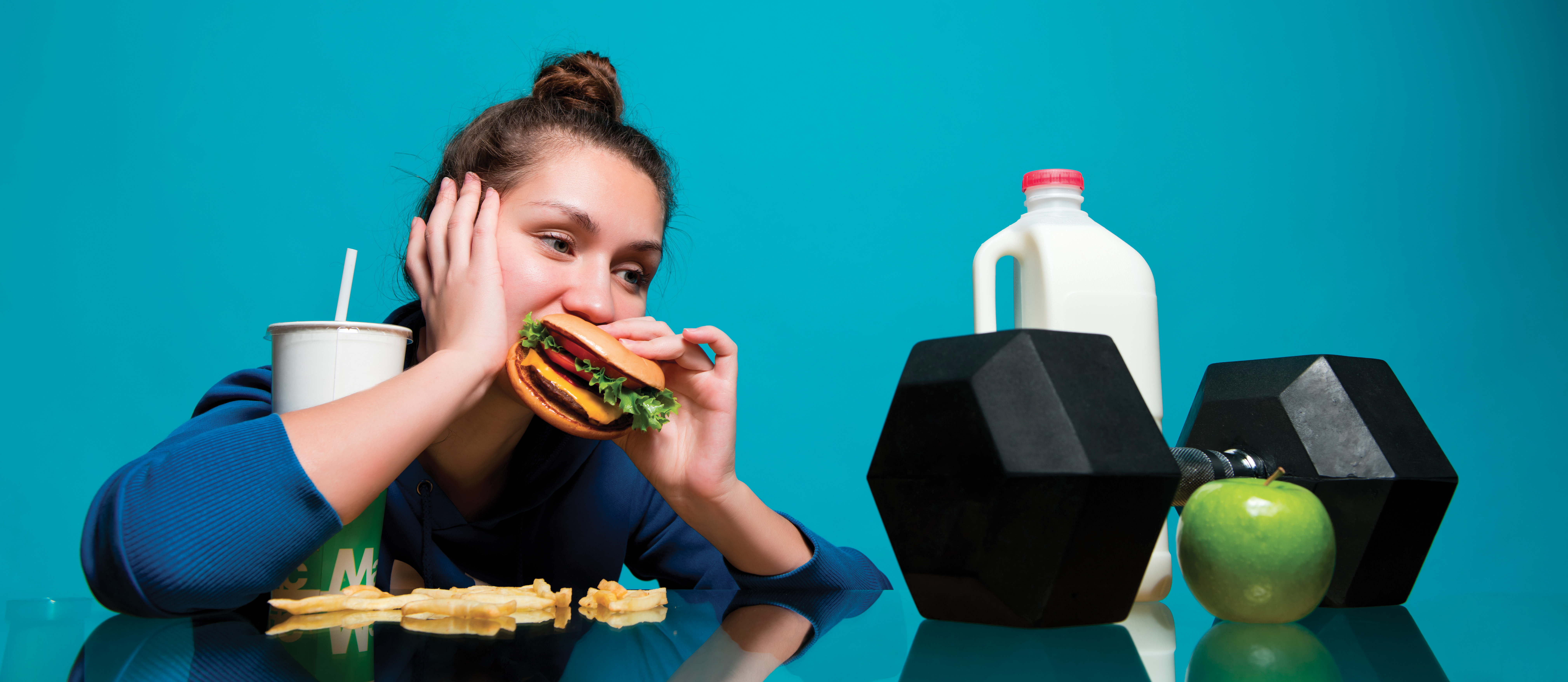 Adolescenti che mangiano troppo: consigli per i genitori